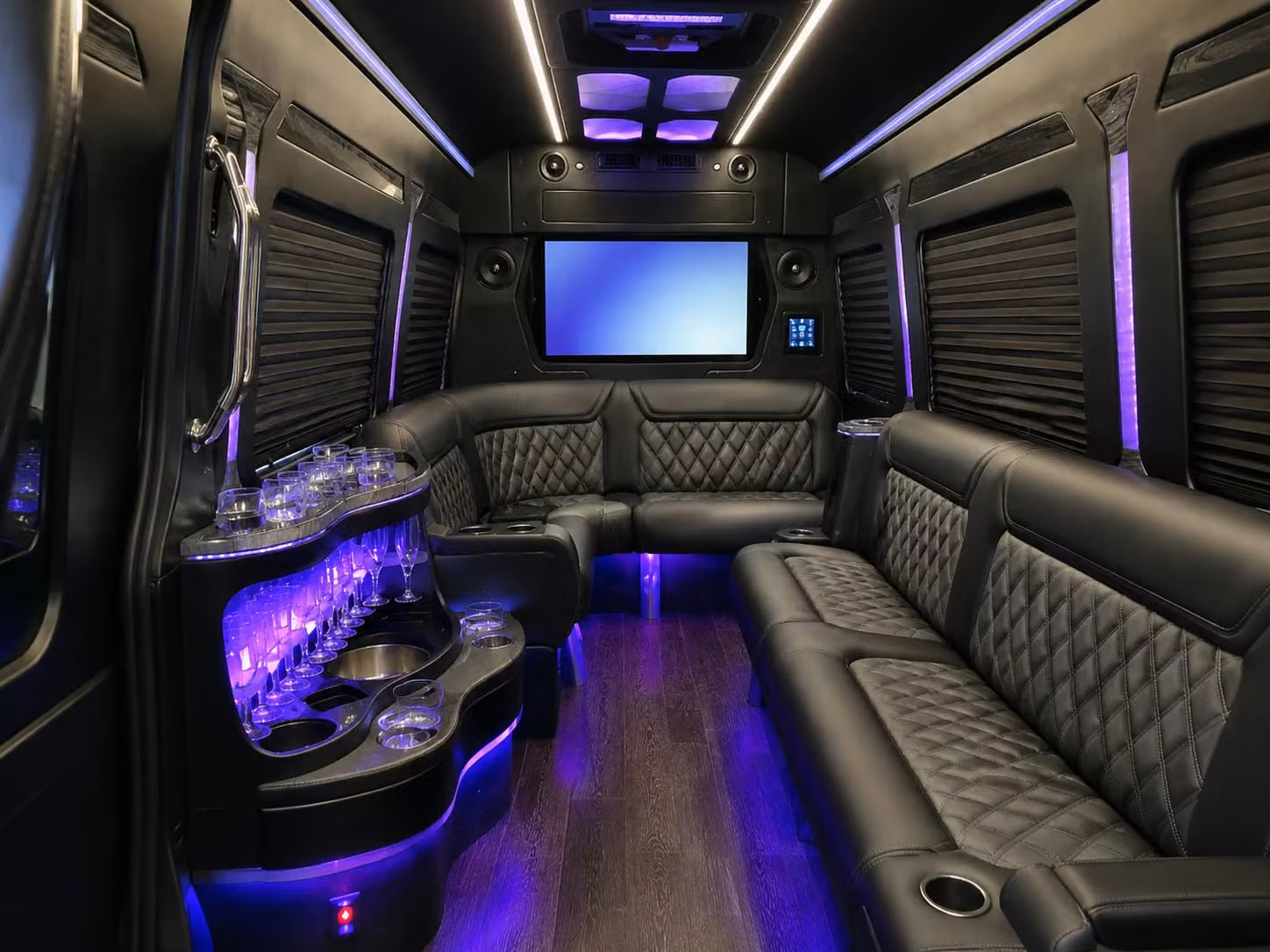coachbusbrokenarrow com lets you book oklahoma city thunder fan buses from broken arrow